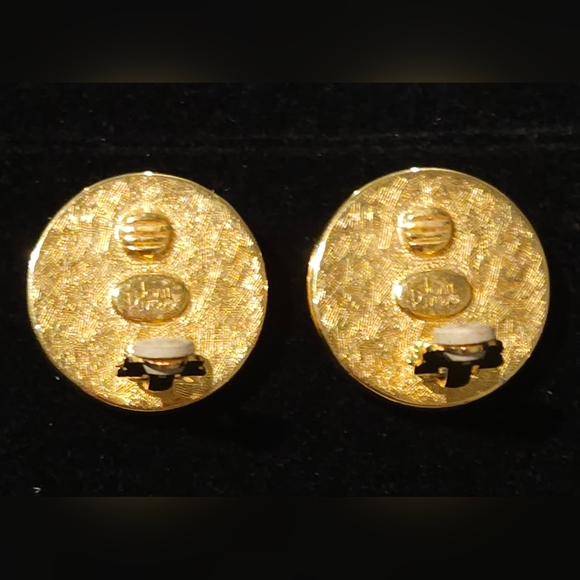Joan Rivers faux amber clip on earrings - Picture 5 of 6